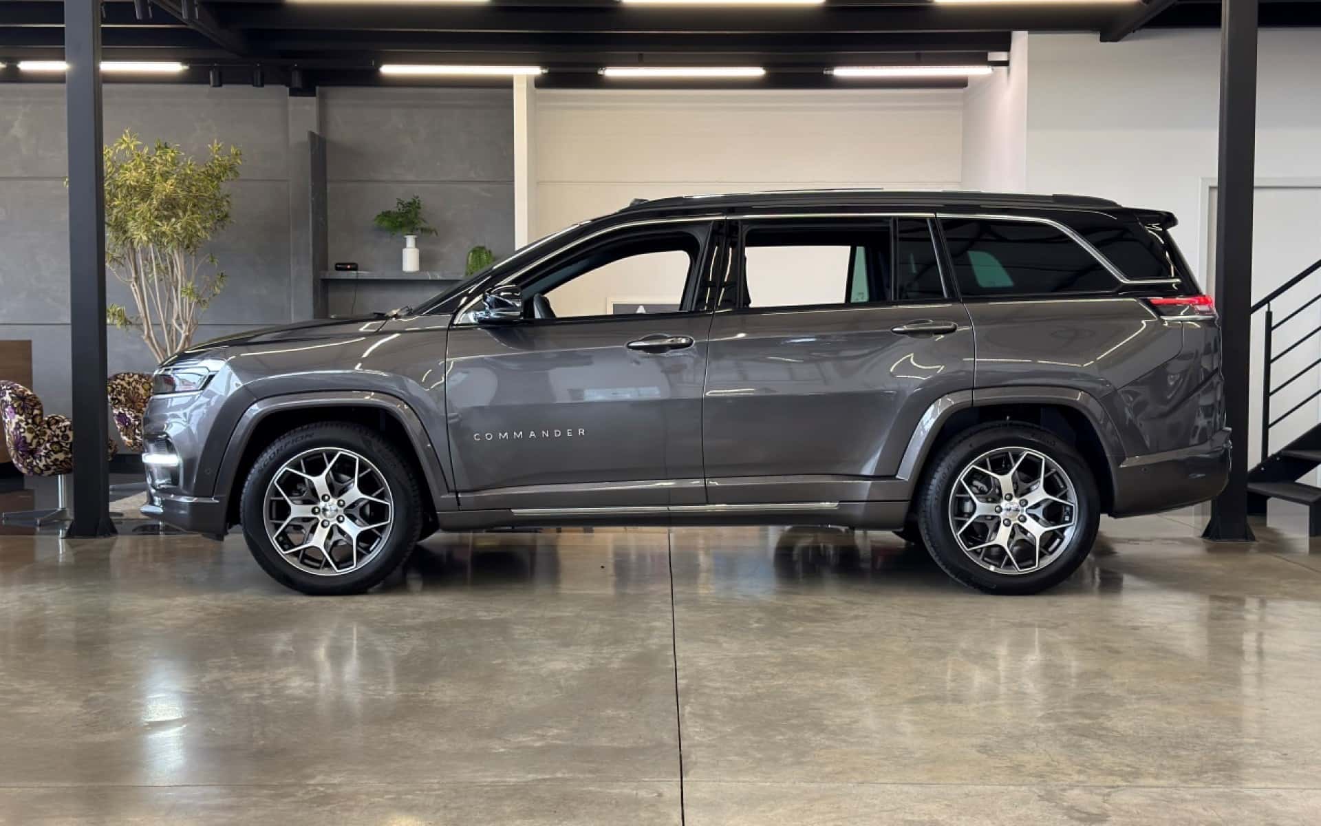 Jeep Commander Overland 1.3 T270 2025 – foto 2