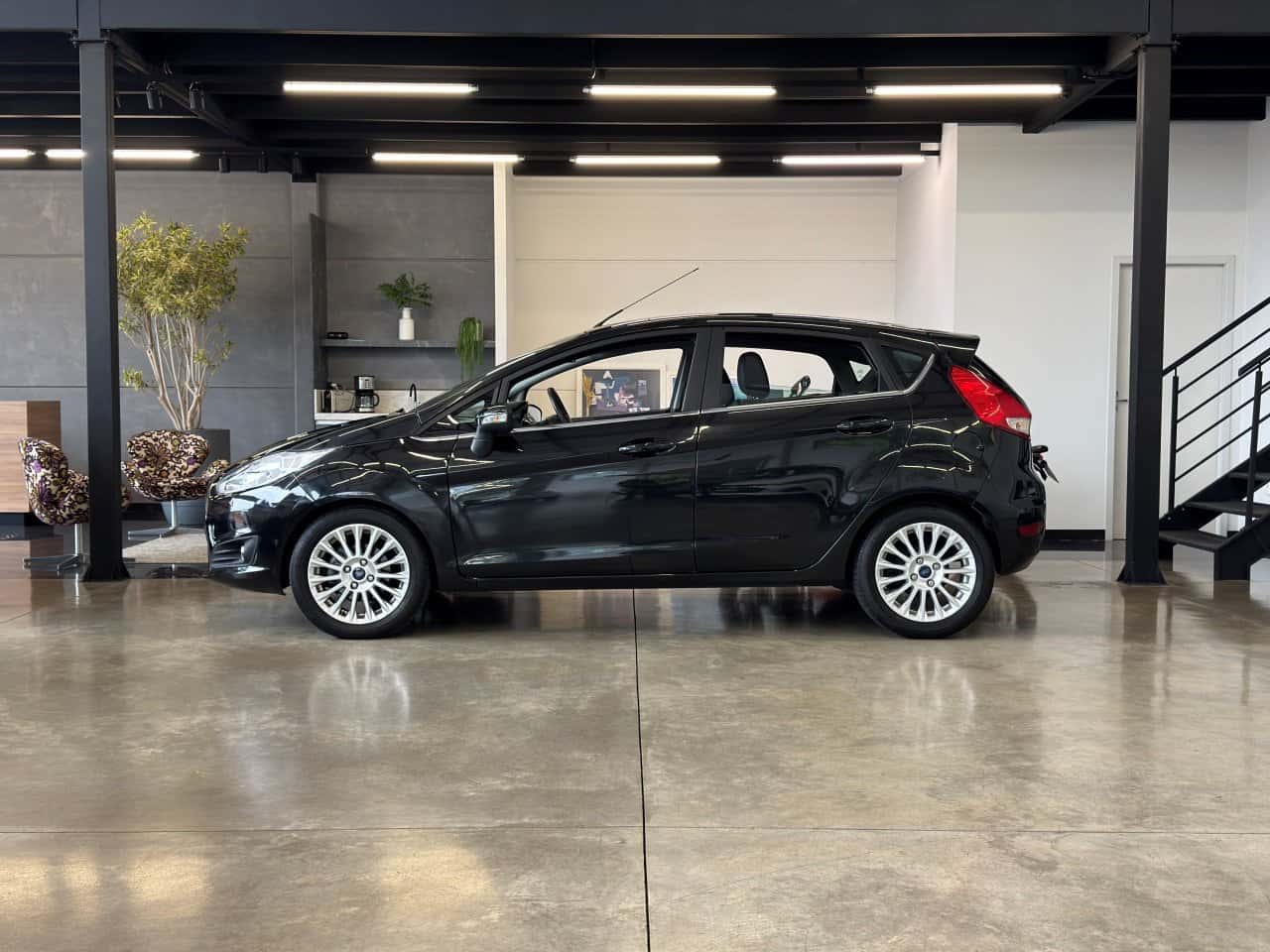 FORD NEW FIESTA 1.6 AUT TITANIUM 2017 – foto 3